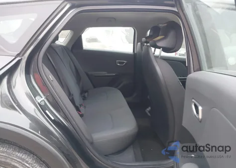 2025 Kia K4 Lxs z USA, uszkodzony, nr VIN 3KPFT4DE3SE039819